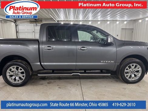 Used 2021 Nissan Titan SL w/ Moonroof Package image 6