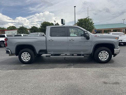 Used 2024 Chevrolet Silverado 2500 LT w/ All Star Edition AWD/4WD image 8