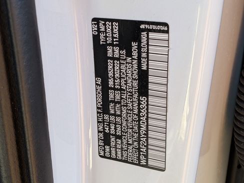 Used 2021 Porsche Cayenne Turbo image 25