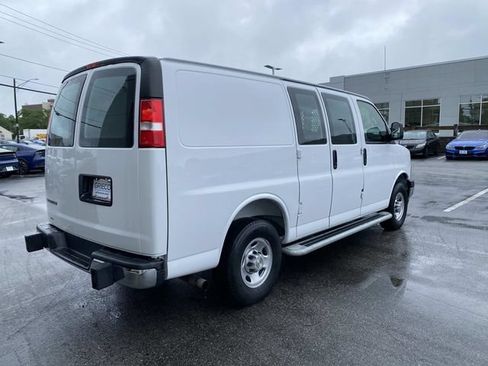 Used 2025 Chevrolet Express 2500 w/ Driver Convenience Package RWD image 9