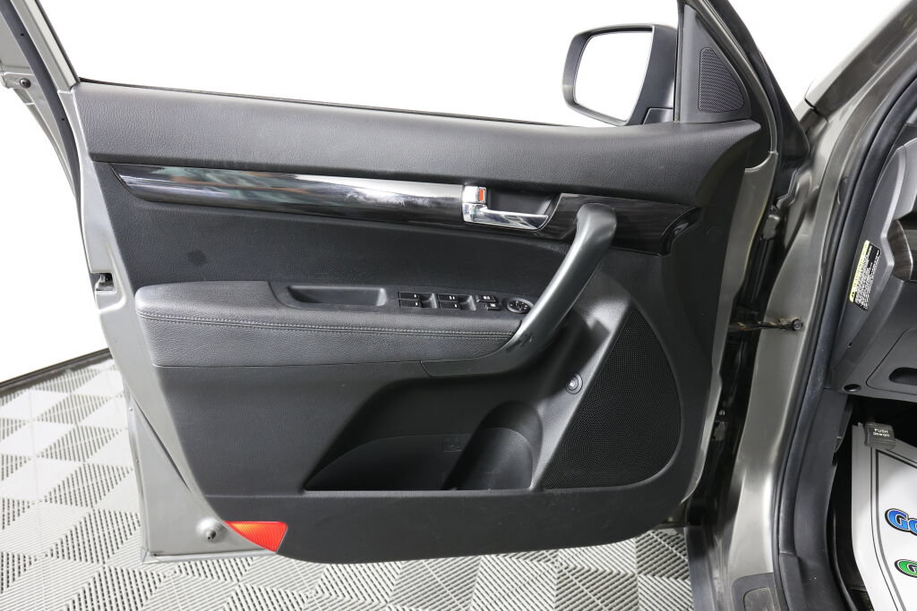 Used 2011 Kia Sorento LX w/ Convenience Pkg AWD/4WD image 12
