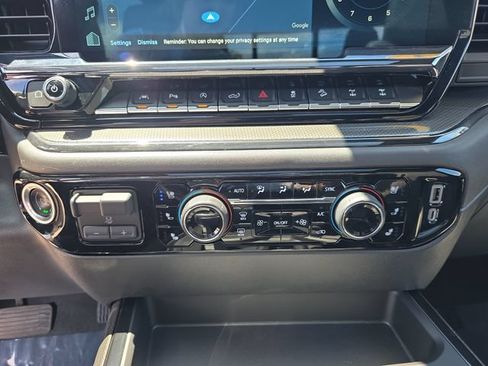 Used 2022 Chevrolet Silverado 1500 ZR2 w/ Technology Package AWD/4WD image 22