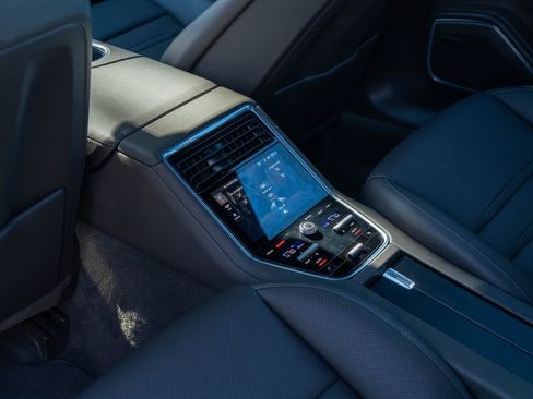 Certified 2023 Porsche Panamera Platinum Edition image 35