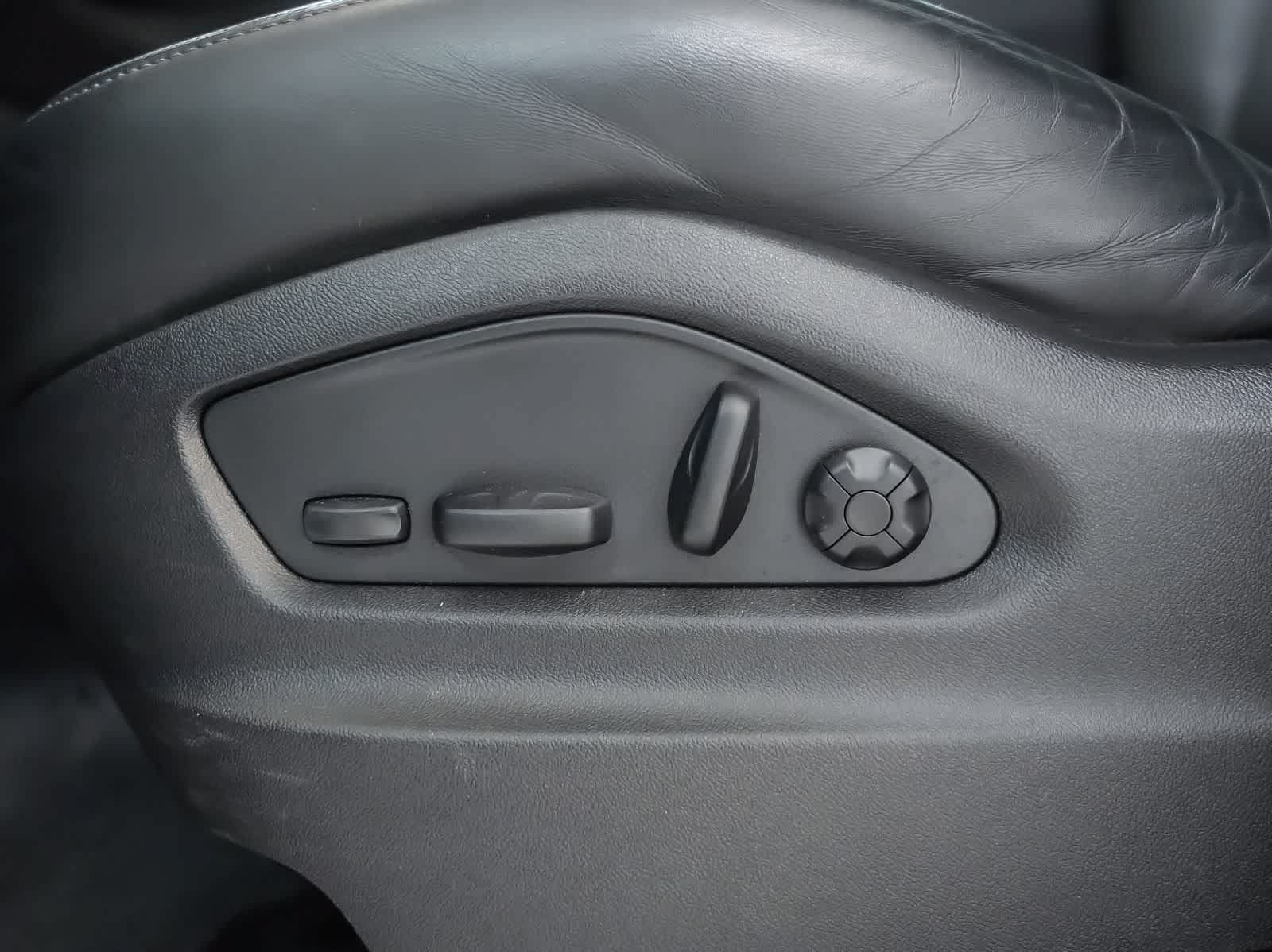 Certified 2023 Porsche Cayenne AWD/4WD image 21