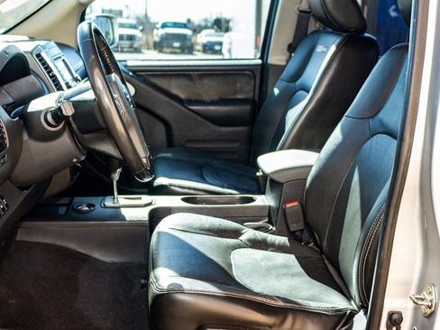 Used 2020 Nissan Frontier PRO-4X w/ Pro-4x Utility Package image 23