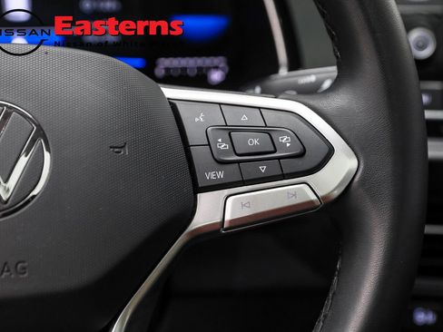 Used 2023 Volkswagen Jetta SE w/ Panoramic Sunroof Package image 22