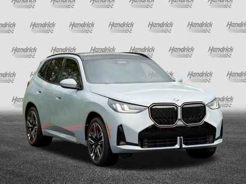 Used 2025 BMW X3 xDrive30i w/ Premium Package AWD/4WD image 2