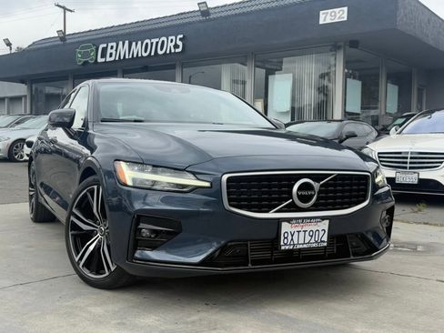 Used 2019 Volvo S60 T5 R-Design image 2