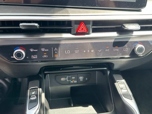 New 2025 Kia Sorento EX image 21
