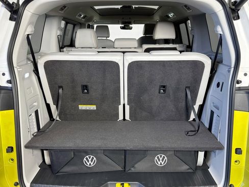 Used 2025 Volkswagen ID. Buzz 1st Edition image 23