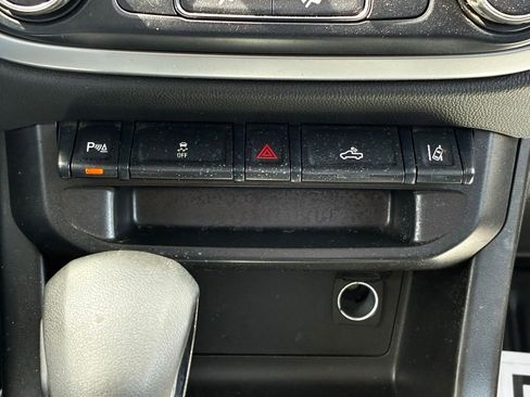 Used 2022 Chevrolet Colorado LT w/ Fleet Safety Package image 36