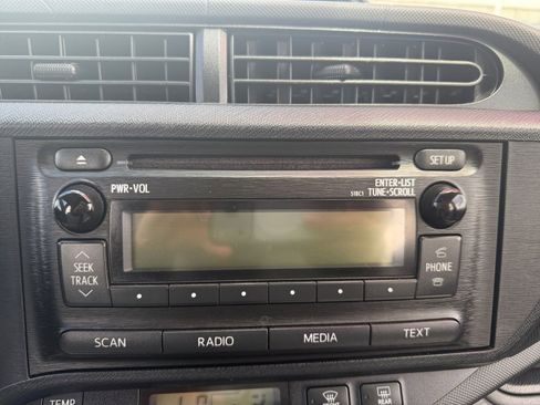 Used 2012 Toyota Prius C One image 16