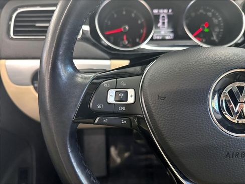 Used 2018 Volkswagen Jetta SEL FWD image 13