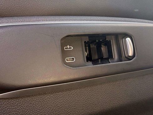 Used 2024 BMW X6 xDrive40i image 31