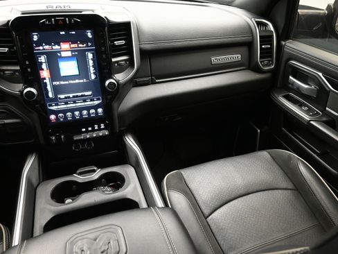 Used 2020 RAM 2500 Laramie w/ Night Edition image 38