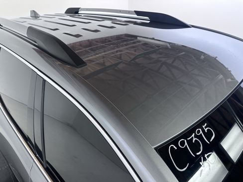 Used 2023 GMC Acadia SLT FWD image 21