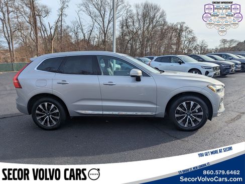 Certified 2022 Volvo XC60 B6 Inscription w/ Advanced Package image 3