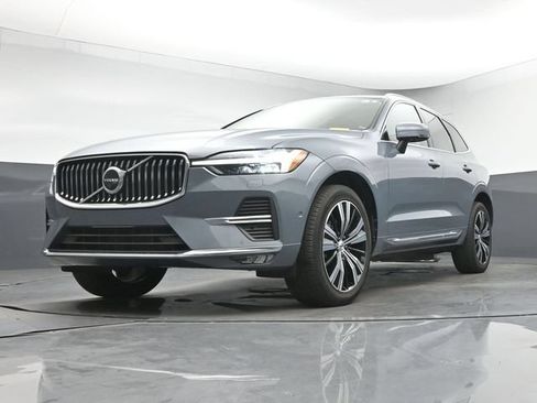 Used 2023 Volvo XC60 B5 Plus w/ Climate Package AWD/4WD image 12