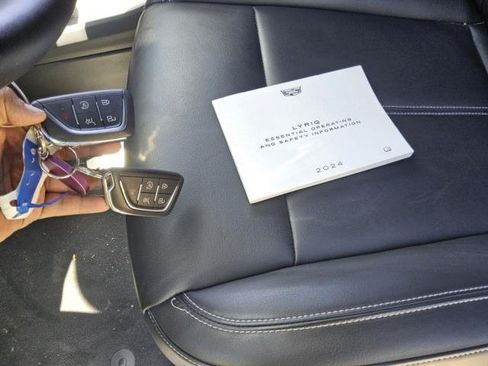 Used 2024 Cadillac Lyriq Tech RWD image 13