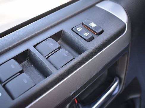 Used 2020 Toyota 4Runner SR5 Premium w/ Moonroof Package image 8