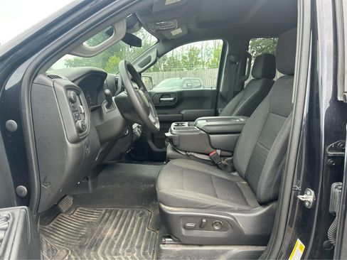Used 2023 Chevrolet Silverado 1500 Custom AWD/4WD image 9