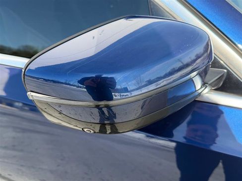 Used 2020 BMW 330i Sedan w/ Executive Package image 15