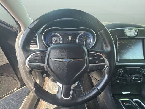 Used 2016 Chrysler 300 C RWD image 21