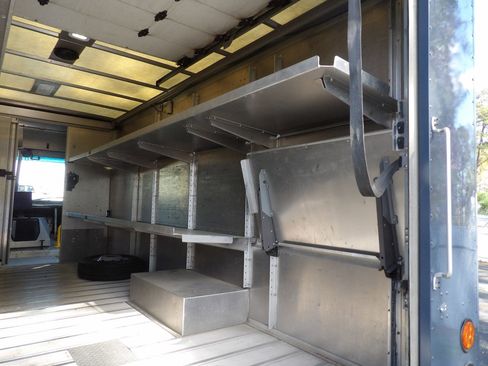 Used 2019 Ford E-450 and Econoline 450 Super Duty image 27