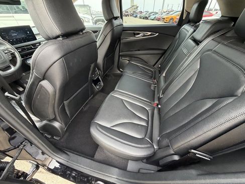 Used 2023 Lincoln Nautilus FWD image 18