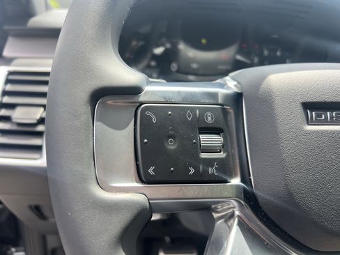 Used 2025 Land Rover Discovery Dynamic SE AWD/4WD image 22