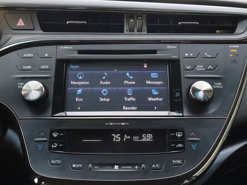 Used 2016 Toyota Avalon XLE Premium image 24