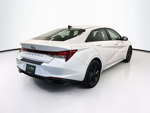 Used 2021 Hyundai Elantra SEL FWD image 9
