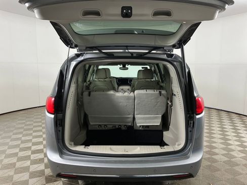 Used 2019 Chrysler Pacifica Limited image 28