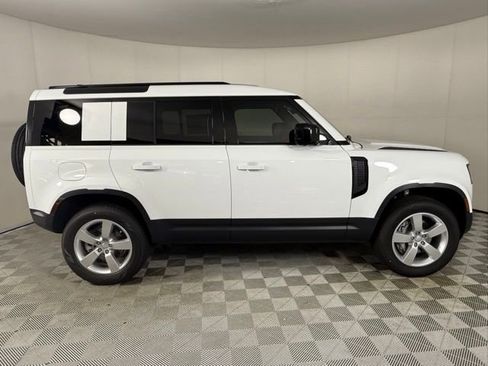 New 2025 Land Rover Defender 110 S image 8