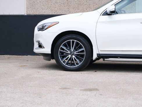 Used 2017 INFINITI QX60 Luxe w/ Deluxe Technology Package image 9