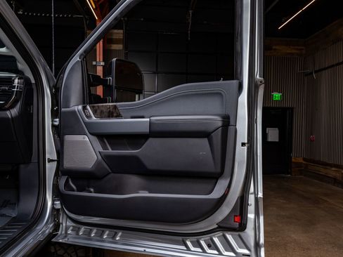 Used 2024 Ford F350 Lariat w/ FX4 Off-Road Package image 38