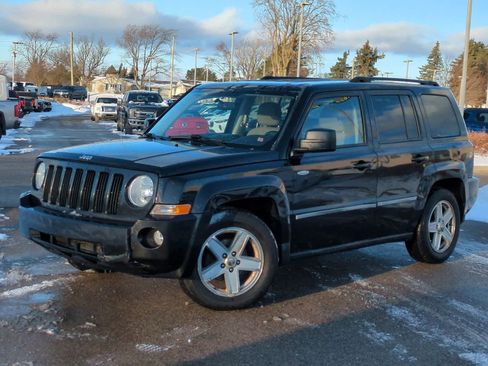 Used 2010 Jeep Patriot Latitude image 1