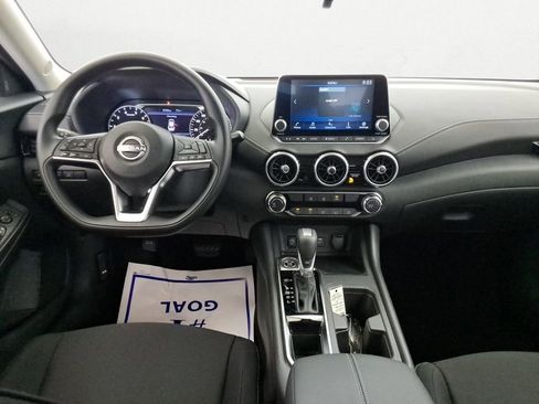 Used 2025 Nissan Sentra SV image 9