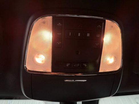 Used 2017 Jeep Grand Cherokee Overland image 28