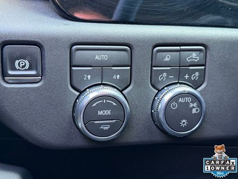 Used 2026 GMC Sierra 1500 SLE w/ Preferred Package AWD/4WD image 14