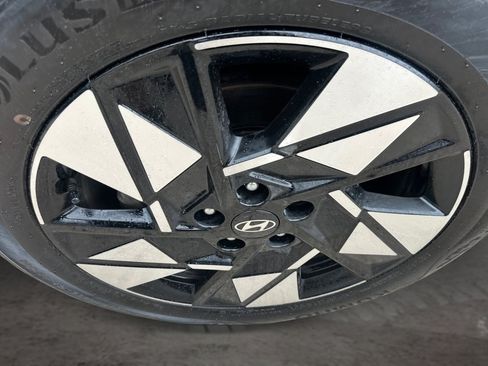 Used 2024 Hyundai Kona SEL w/ Convenience Package FWD image 18