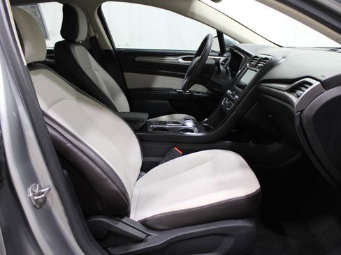 Used 2020 Ford Fusion SE w/ Equipment Group 151A image 30