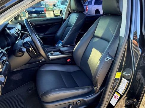 Used 2018 Lexus IS 300 image 17