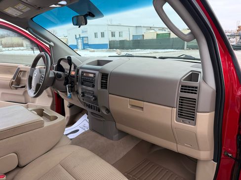 Used 2011 Nissan Titan SV image 29