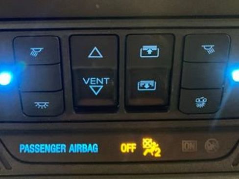 Used 2022 Ford Explorer Platinum w/ Technology Package AWD/4WD image 32
