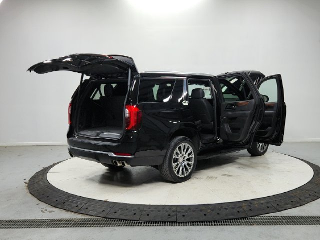 Used 2025 GMC Yukon Denali AWD/4WD image 16