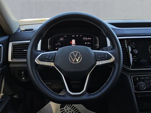 Used 2023 Volkswagen Atlas SE w/ Panoramic Sunroof Package AWD/4WD image 12