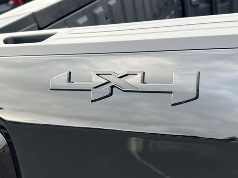 Used 2025 GMC Sierra 1500 Elevation image 10