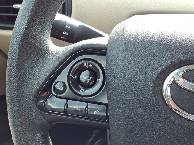 Used 2019 Toyota Prius LE FWD image 18