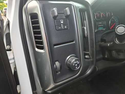 Used 2018 Chevrolet Silverado 1500 LT w/ All Star Edition image 13